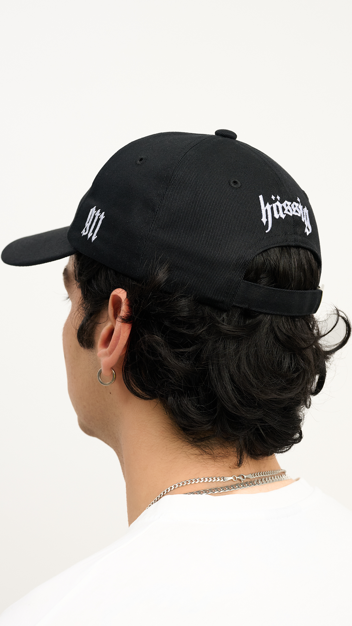 hässig Versal Cap