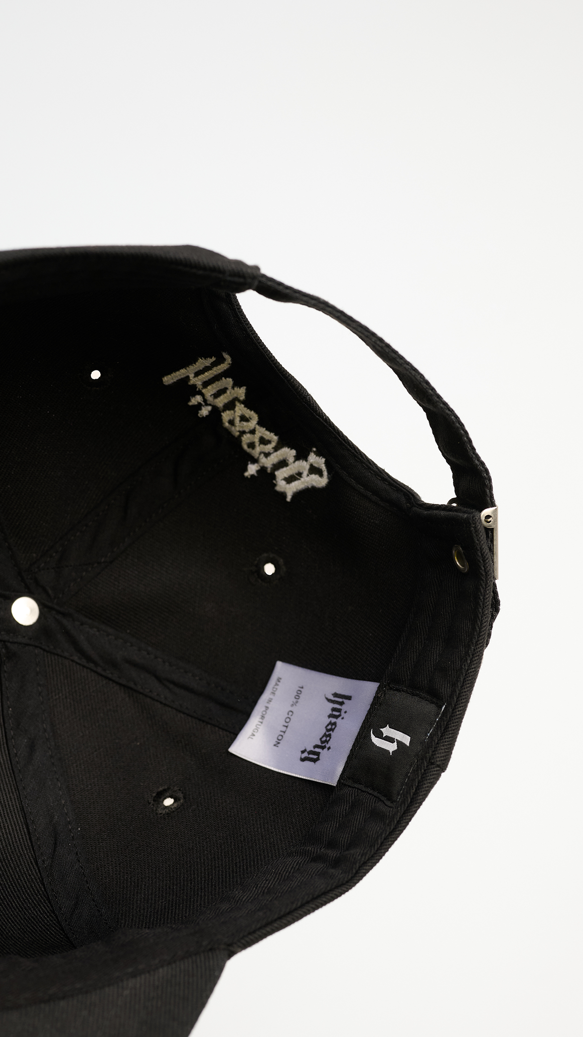 hässig Versal Cap